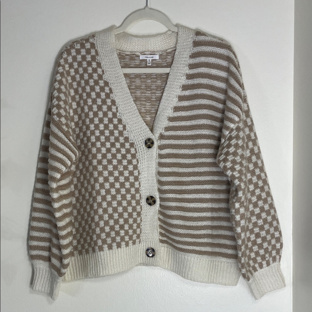 🤎 Maurices Checkered & Striped Knit Cardigan – Size M 🤎